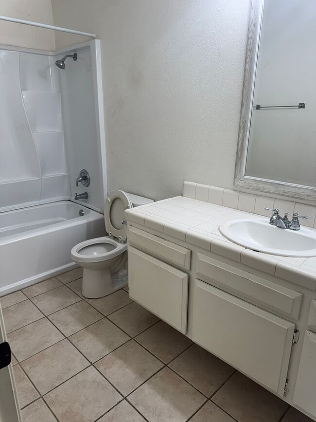 Building Photo - 115 Cain Dr