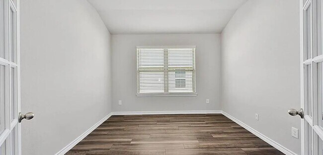 Building Photo - 4 Bedroom, 3 Bath and a Study Bryan in Pla...