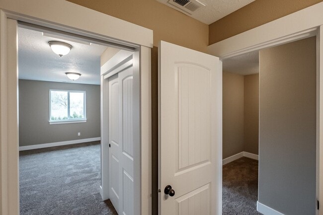 Building Photo - 270-272 Gwinn Street E