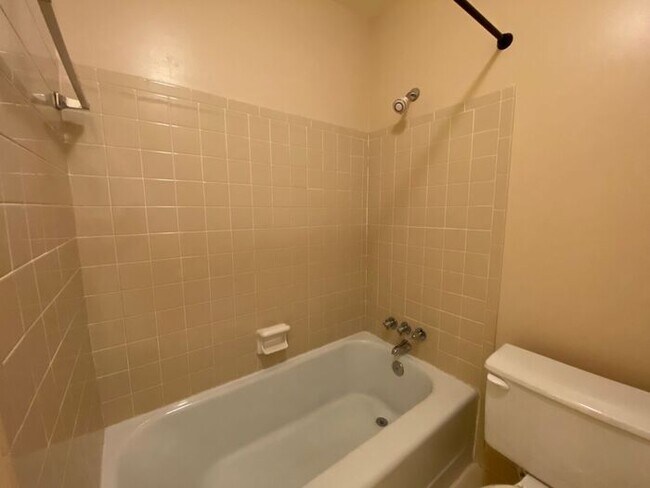 Building Photo - Half Off 1st Month - Large 2 Bed 2.5 Bath Apt in Green Hills - Vandy Belmont Lipscomb!