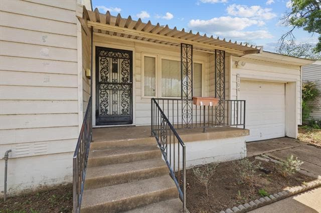 Building Photo - 2104 W Lotus Ave