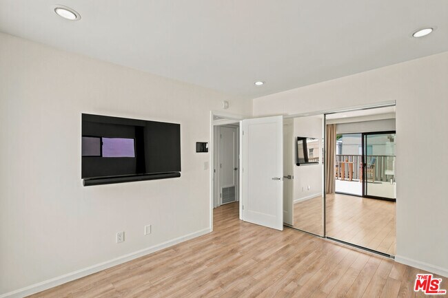 Building Photo - 23 Privateer St