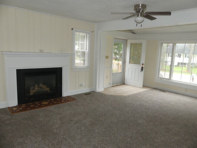 Building Photo - 100 Lodge Rd