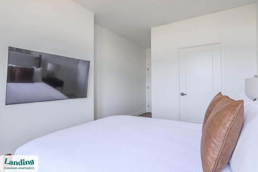 Building Photo - 632 Howard Rd SE