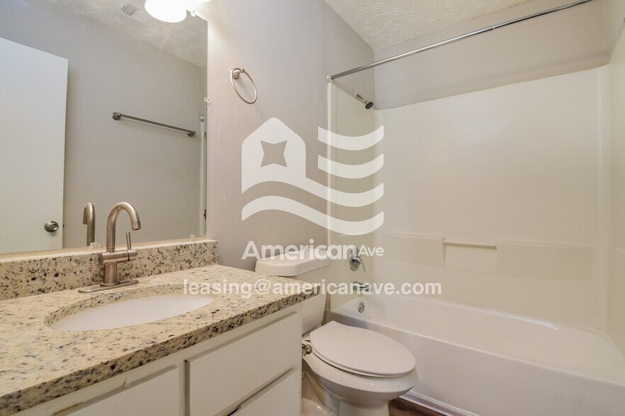 Building Photo - 870 Stafford Ct
