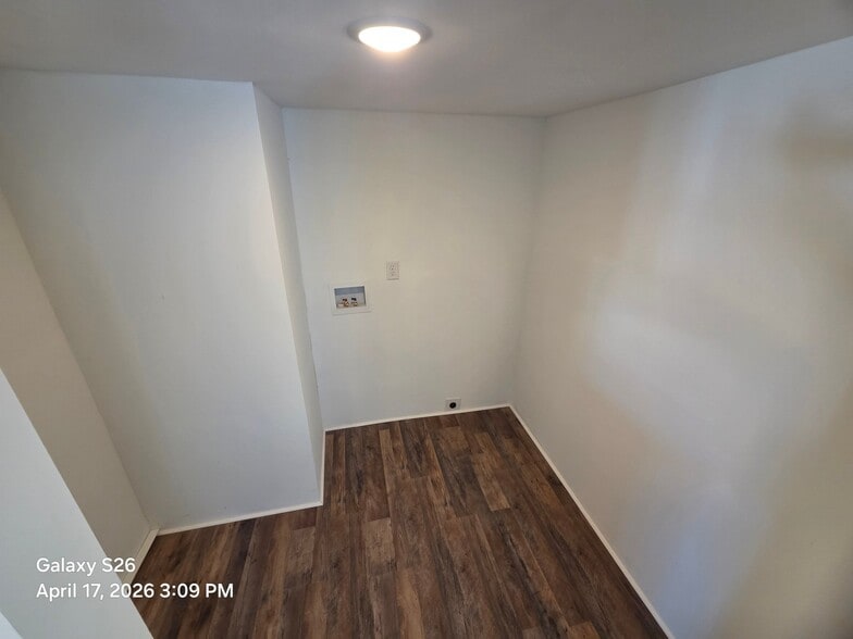 Building Photo - 4180 Royal Palm Ave