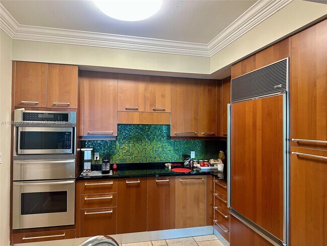 Building Photo - 3101 S Ocean Dr