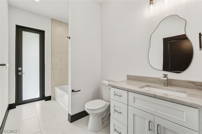 Building Photo - 3015 3rd St SW