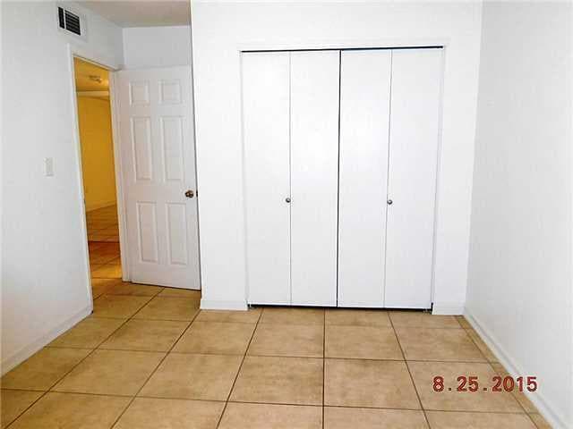 Building Photo - 10560 Crete Dr
