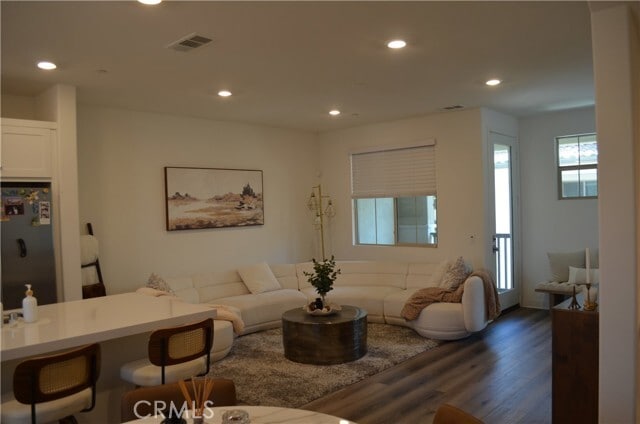 Building Photo - 513 Tamarind Way
