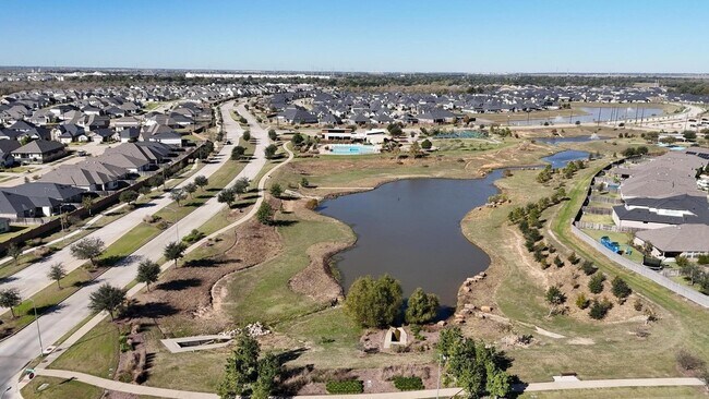 Building Photo - 31218 Pinebrook Falls Ln