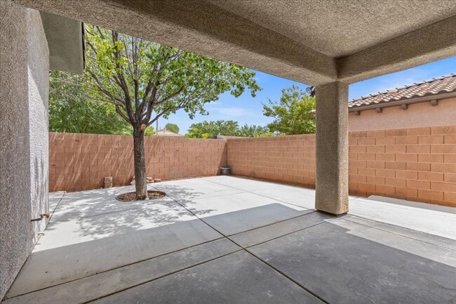 Building Photo - Coming Soon: 3 Bd, 3 Bth, Entertainer's Ki...