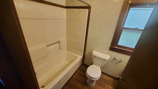 Building Photo - 790 S Graham St