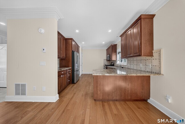Building Photo - 88 Maple Tree Ave