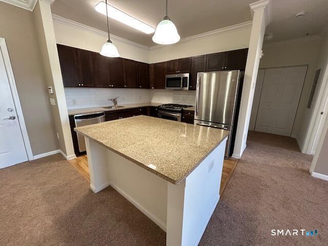 Building Photo - 850 E Main St