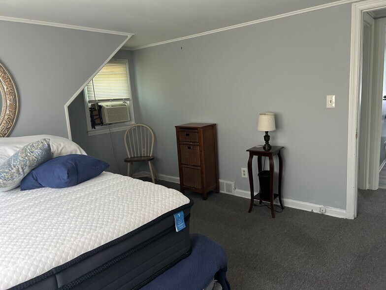 BEDROOM - 903 Catherine St