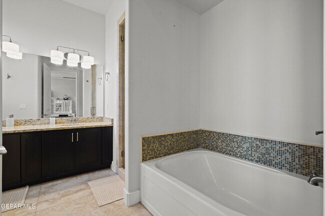 Building Photo - 13012 Birds View Cir