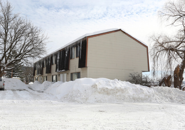 Building Photo - Fonda Town Houses