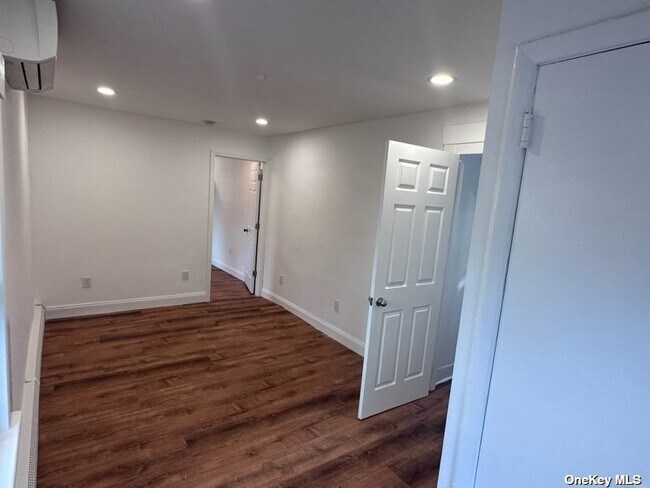 Building Photo - 89 N Forest Ave