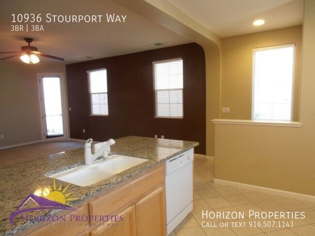 Building Photo - Modern Two-story 3 Bed 2.5 Bath 1,374 sqft...