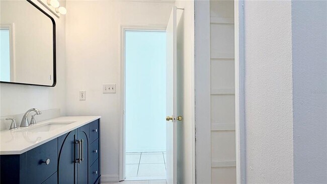 Building Photo - 810 Seminole Ave