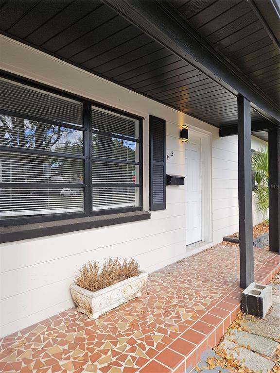 Building Photo - 415 W Oak Dr