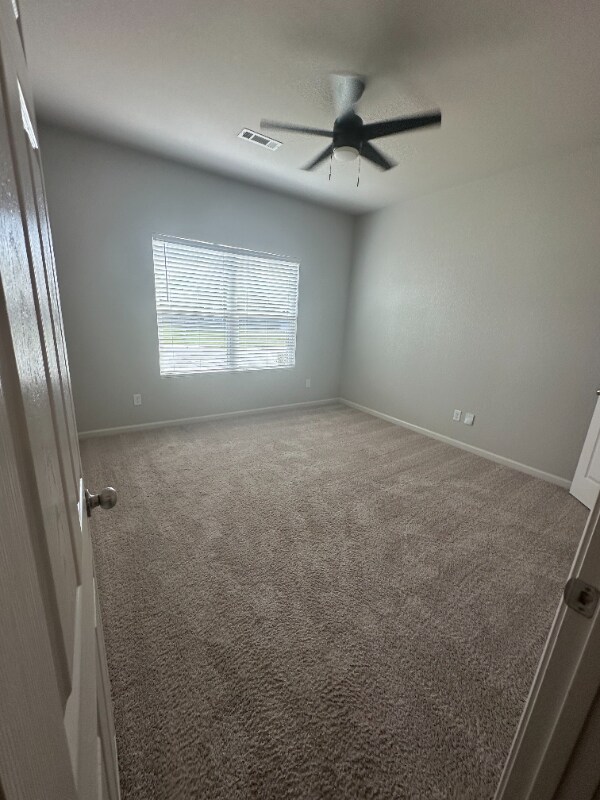 Building Photo - 2115 Mdw Crk Dr