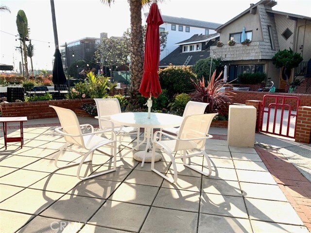 Building Photo - 42 8th St