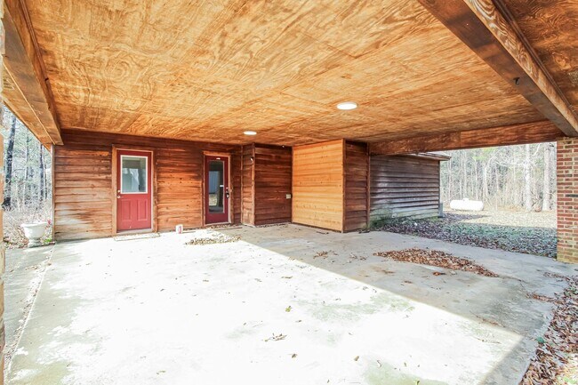 Building Photo - 95 Oakwood Dr