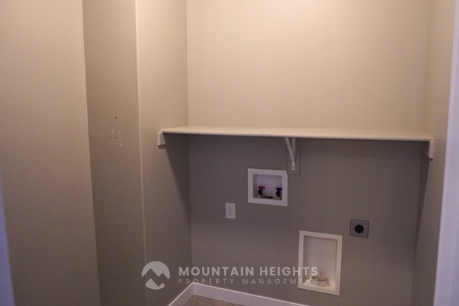 Building Photo - 3977 W Penstemon Wy