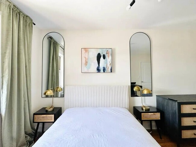 Building Photo - Nice room in a good neighborhood