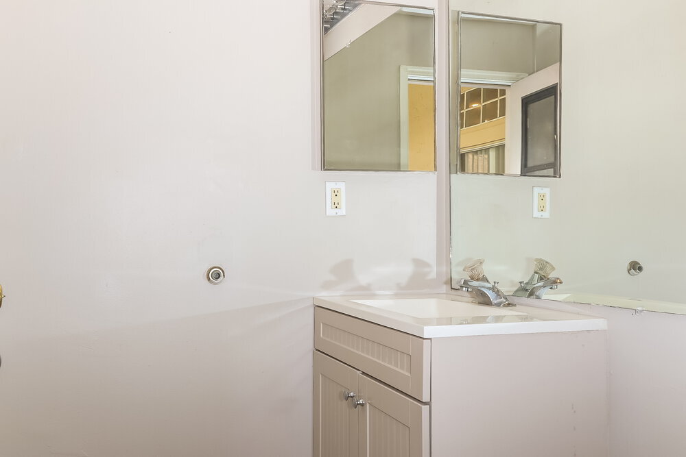 Building Photo - 984 Lake Breeze Dr