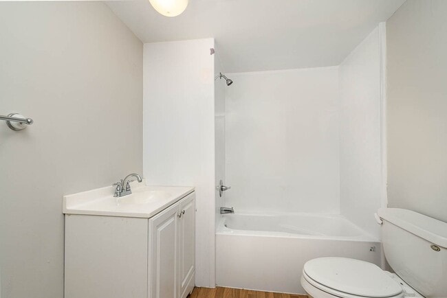 Building Photo - Charming 3BD, 2BA Raleigh Home on a Large ...