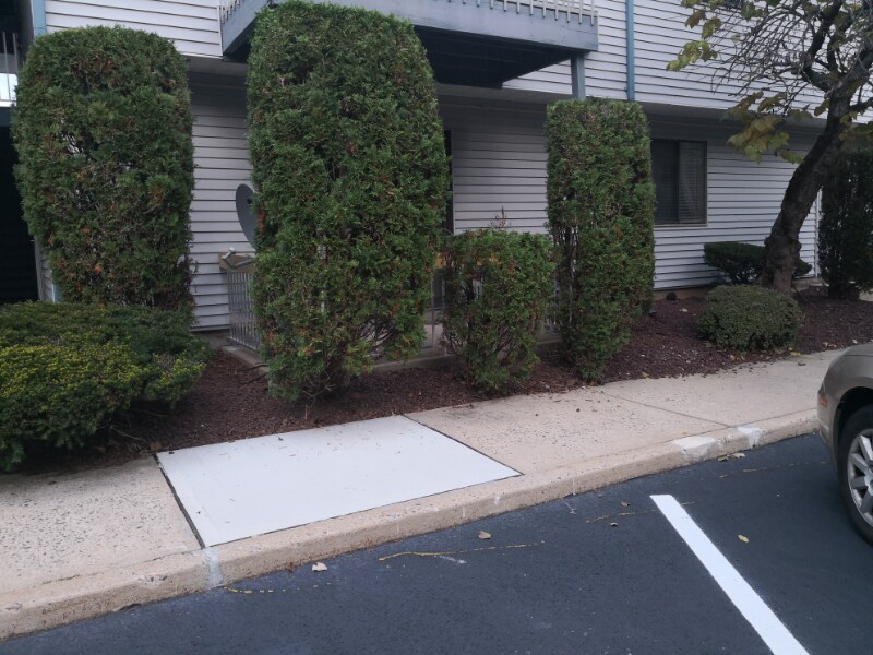 Building Photo - 20 405-405 Delar Pkwy