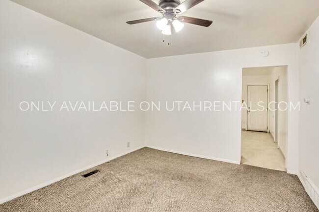 Building Photo - 210 S 1600 W St