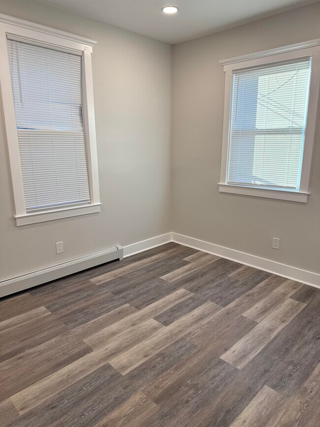 Building Photo - 655 Avenue C