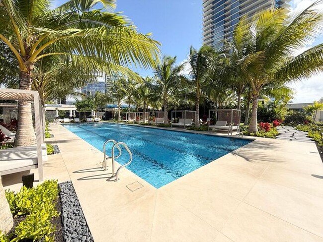 Building Photo - Victoria Place - Kaka'ako 1-bedroom 1-bath...