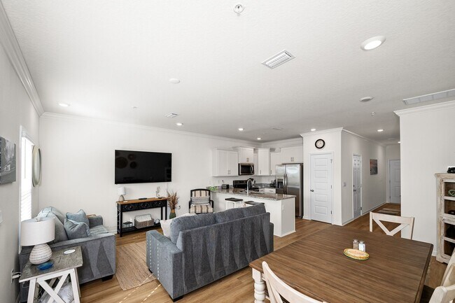 Building Photo - 4013 Blue Water Dr