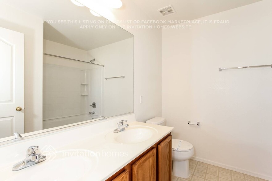 Building Photo - 6419 W Seldon Ln