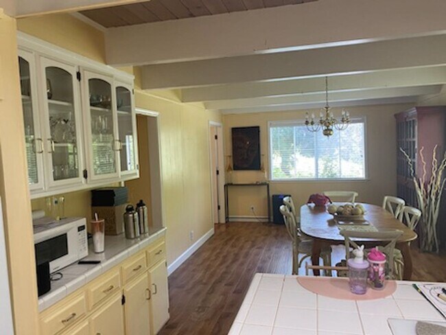 Building Photo - Welcome to this charming 3 bedroom, 2 bathroom house located in  Nevada City