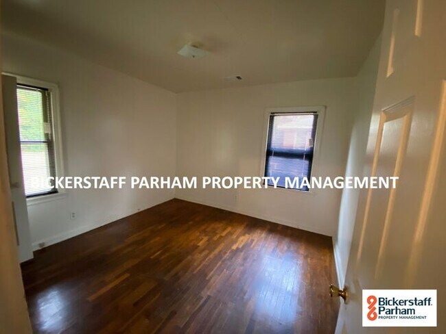 Building Photo - Located Off Of Fort Benning Rd!!