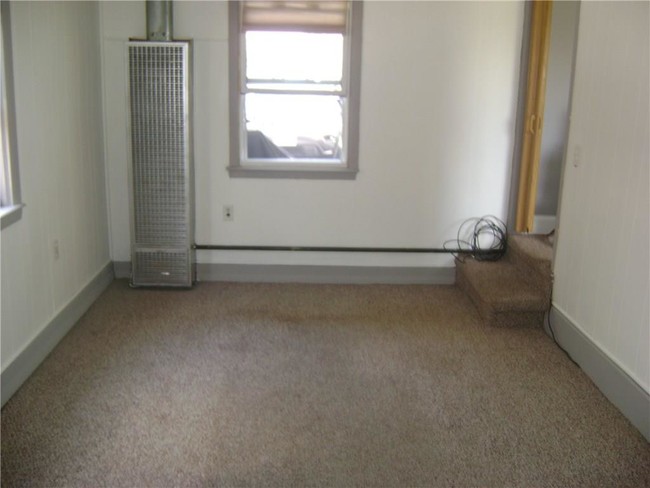 Building Photo - 33 Gaspee Point Dr