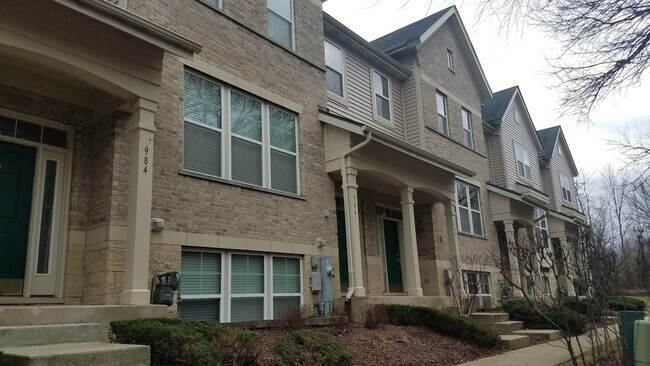 Primary Photo - 988 Indigo Ct