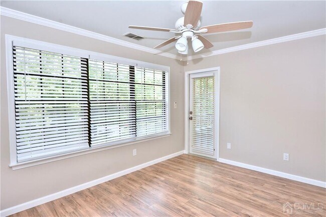 Building Photo - 1209 Stoneridge Cir