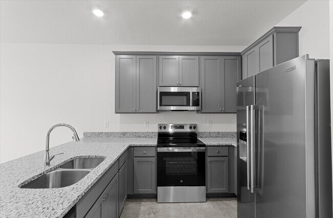Building Photo - 911 Sevenleaf Ln