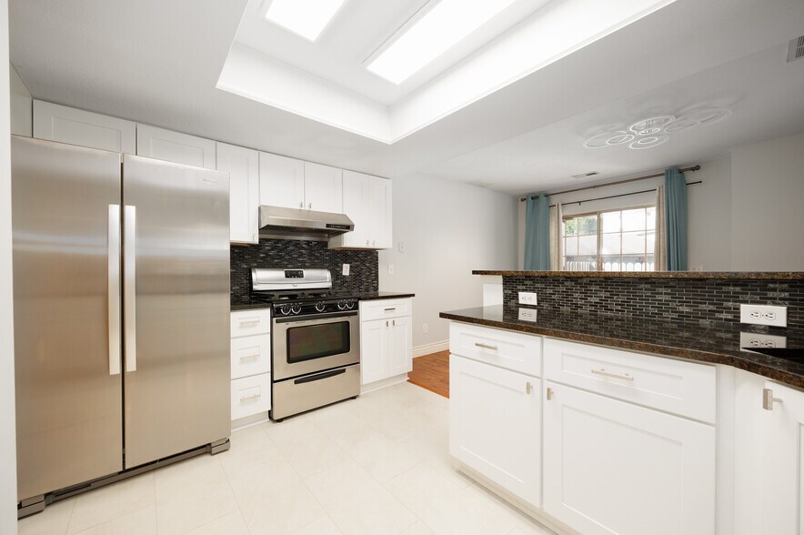 Building Photo - 3906 Sandstone Cir