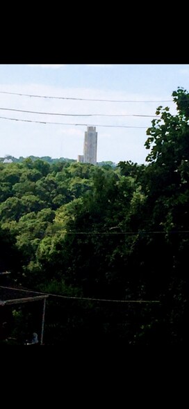 Building Photo - 805 Flemington St