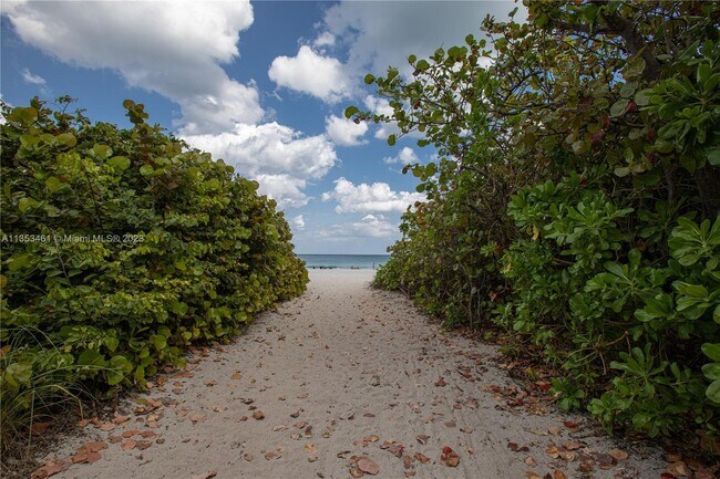 Building Photo - 9172 Collins Ave