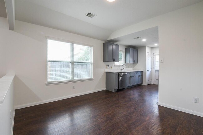 Building Photo - 6226 El Granate Dr