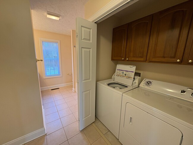 Building Photo - 630 Oak Tree Blvd NW